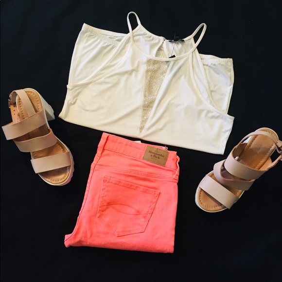 Abercrombie & Fitch neon pants fitted to the body - Picture 2 of 8